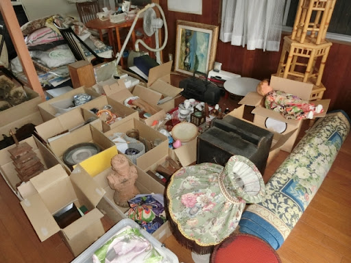 とある一軒家の遺品整理(※イメージ2)